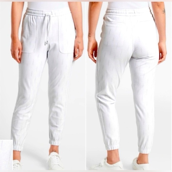 Athleta 22 Plus Farallon Printed Jogger NWT Gray & White - Picture 1 of 9